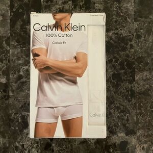 5pack size XL CALVIN KLEIN white crew kneck t-shirt